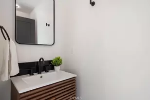 584 N Plymouth, Los Angeles, CA 90004 - Photo 24