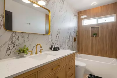 584 N Plymouth, Los Angeles, CA 90004 - Photo 28