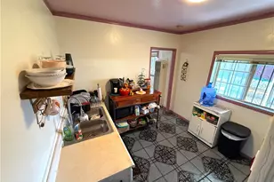 9715 Grandee, Los Angeles, CA 90002 - Photo 10