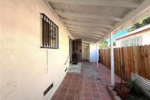 9715 Grandee, Los Angeles, CA 90002 - Photo 20