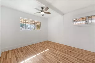 1021 W 53rd St, Los Angeles, CA 90037 - Photo 12