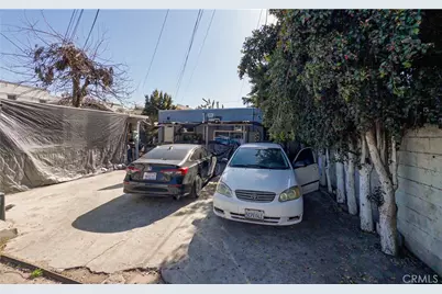 1361 W Vernon Avenue, Los Angeles, CA 90037 - Photo 10