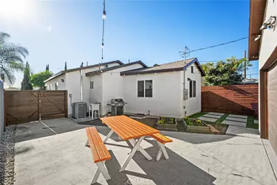 5979 Hereford, Los Angeles, CA 90022 - Photo 10