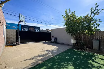 404 S Woods Avenue, East Los Angeles, CA 90022 - Photo 24