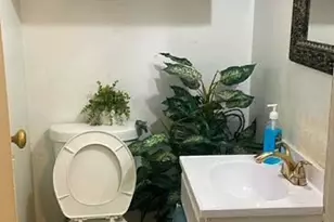 1199 W 38th St, Los Angeles, CA 90037 - Photo 14