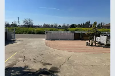 322 N Dayton, Tulare, CA 93274 - Photo 4