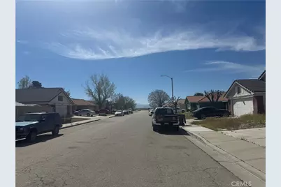 43527 Grange, Lancaster, CA 93535 - Photo 6