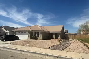 43527 Grange, Lancaster, CA 93535 - Photo 2