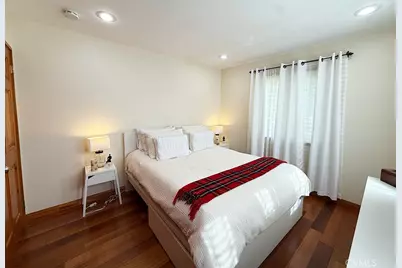 555 Hickory Lane, Pasadena, CA 91103 - Photo 18
