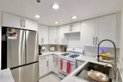 700 W 3rd Street #A104, Santa Ana, CA 92701 - Photo 10