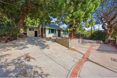 10064 Sunland Boulevard, Sunland, CA 91040 - Photo 18