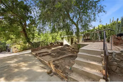 10064 Sunland Boulevard, Sunland, CA 91040 - Photo 14