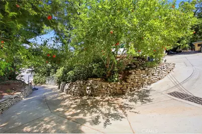 10064 Sunland Boulevard, Sunland, CA 91040 - Photo 10
