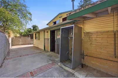 10064 Sunland Boulevard, Sunland, CA 91040 - Photo 26