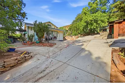10064 Sunland Boulevard, Sunland, CA 91040 - Photo 2