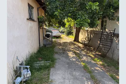 1034 Evergreen Avenue, Los Angeles, CA 90033 - Photo 2