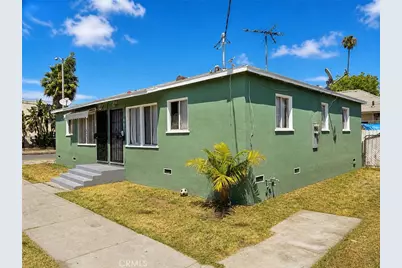 902 Island Avenue, Wilmington, CA 90744 - Photo 2