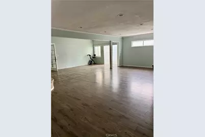 22814 Collins, Woodland Hills, CA 91367 - Photo 4