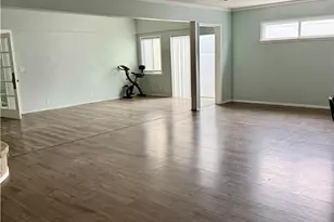 22814 Collins, Woodland Hills, CA 91367 - Photo 4