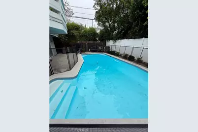 22814 Collins, Woodland Hills, CA 91367 - Photo 6