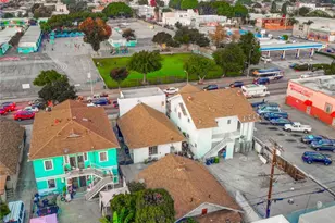 348 W Vernon Ave, Los Angeles, CA 90037 - Photo 38