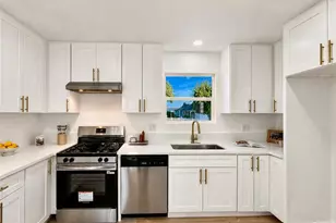 13345 Ottoman, Pacoima, CA 91331 - Photo 2