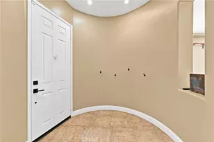 27708 Carlton Oaks St, Murrieta, CA 92562 - Photo 8