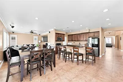 27708 Carlton Oaks Street, Murrieta, CA 92562 - Photo 18