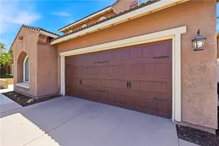 27708 Carlton Oaks St, Murrieta, CA 92562 - Photo 6