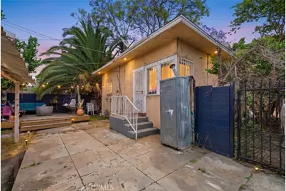 4211 S Flower, Los Angeles, CA 90037 - Photo 36