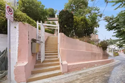 3901 De Longpre Avenue, Los Angeles, CA 90027 - Photo 20