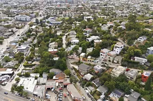 3901 De Longpre Ave, Los Angeles, CA 90027 - Photo 36