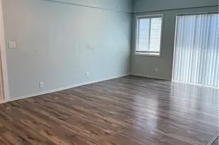 22814 Collins, Woodland Hills, CA 91367 - Photo 12