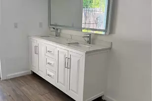 22814 Collins, Woodland Hills, CA 91367 - Photo 6