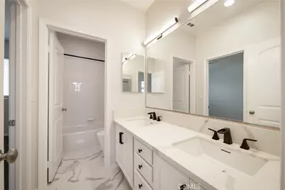 5702 Segovia Way, Bakersfield, CA 93306 - Photo 24