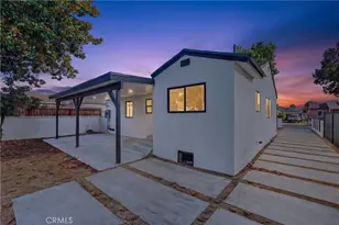 2106 W 94th Pl, Los Angeles, CA 90047 - Photo 32