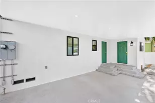 2106 W 94th Pl, Los Angeles, CA 90047 - Photo 30