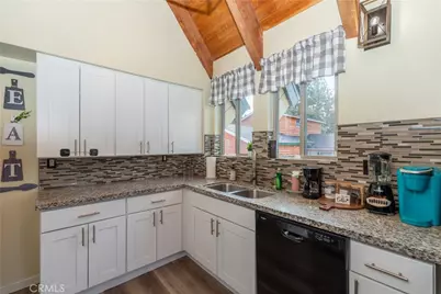 115 Sunset, Sugarloaf, CA 92386 - Photo 18