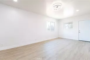 1035 W 107th, Los Angeles, CA 90044 - Photo 8