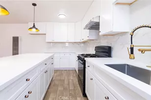 1035 W 107th, Los Angeles, CA 90044 - Photo 16