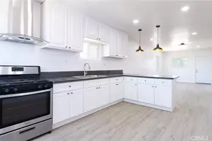 1035 W 107th, Los Angeles, CA 90044 - Photo 10