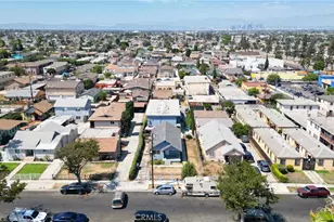 1035 W 107th, Los Angeles, CA 90044 - Photo 2