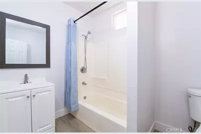 1035 W 107th, Los Angeles, CA 90044 - Photo 12