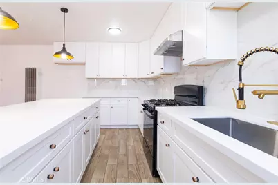 1035 W 107th, Los Angeles, CA 90044 - Photo 16
