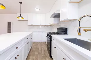 1035 W 107th, Los Angeles, CA 90044 - Photo 16