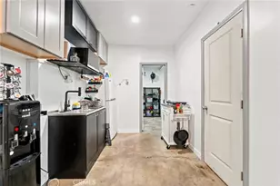 1113 E 85th, Los Angeles, CA 90001 - Photo 10