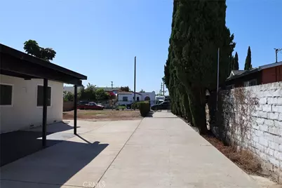 742 Simmons, Los Angeles, CA 90022 - Photo 18