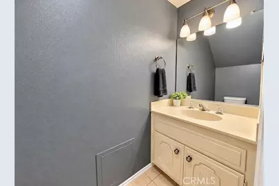 10045 Karmont, South Gate, CA 90280 - Photo 12