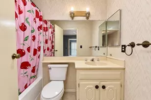 10045 Karmont, South Gate, CA 90280 - Photo 14