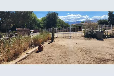 12529 E Avenue V10, Pearblossom, CA 93553 - Photo 32